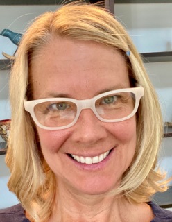 Dr. Tracy Flinn headshot